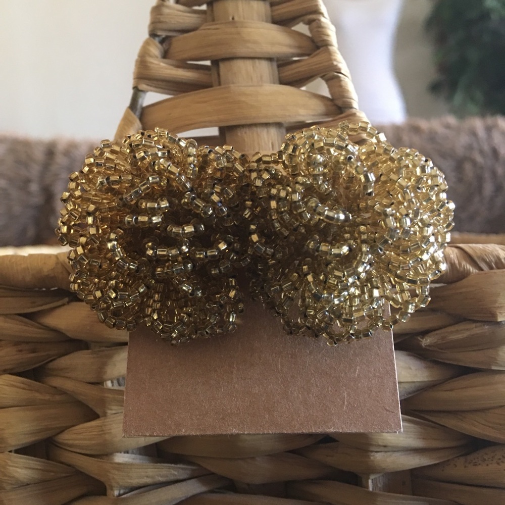 Vintage gold tone seed bead cluster clip earrings